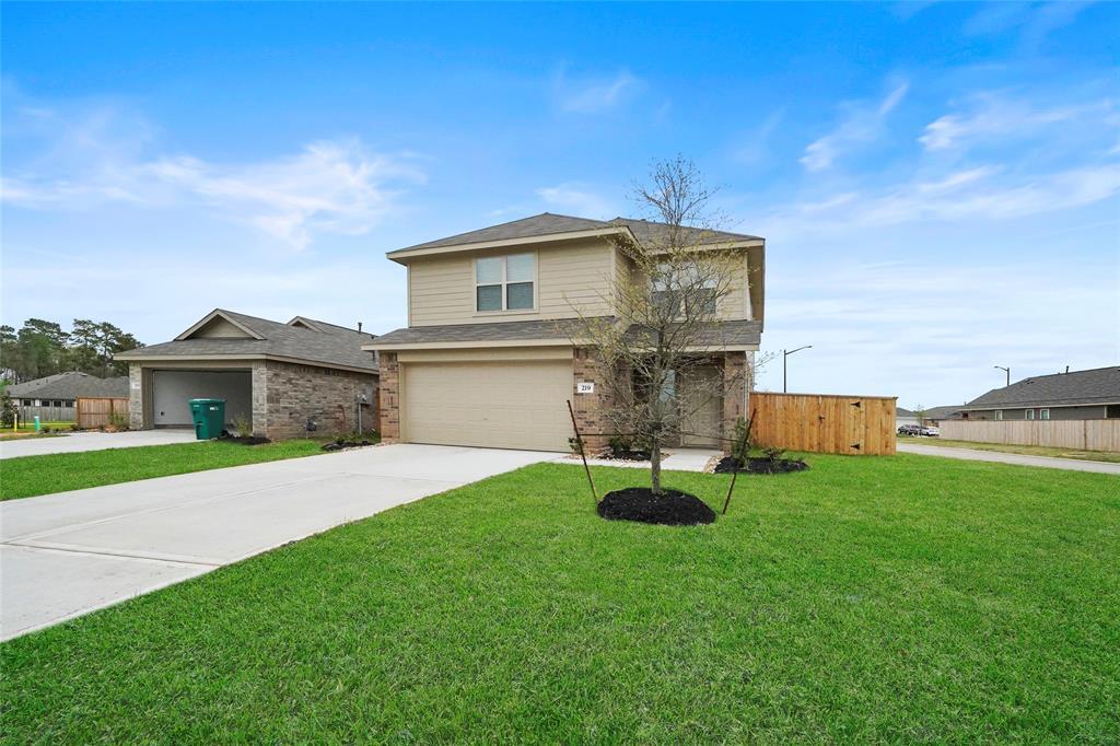 Foto principal - 219 Sage River Ct