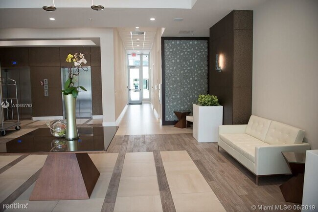 Building Photo - 1 br, 1 bath  - Midtown Doral