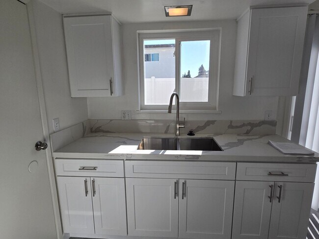 Foto del edificio - Townhouse style Condo in Anaheim
