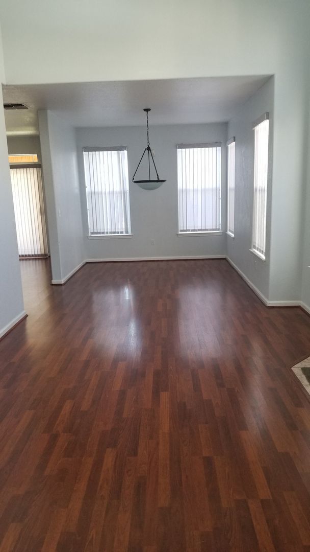 Foto del edificio - Beautiful 4 bedroom/2.5 bath South Davis Home!