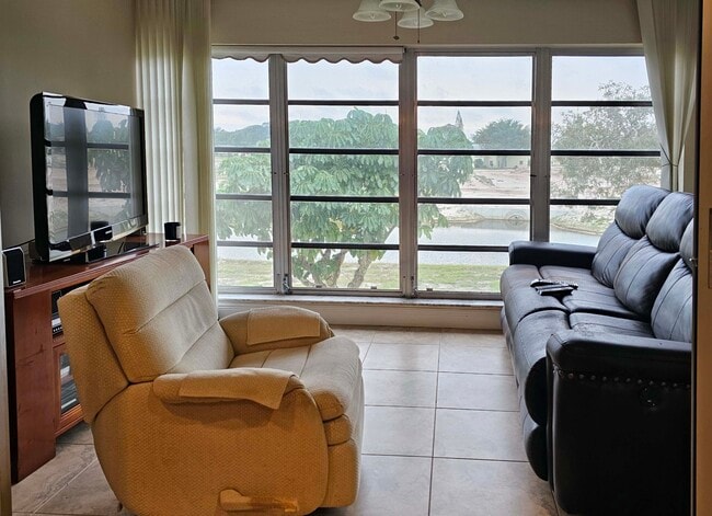 Terraza acristalada y vista - 5642 Via Delray