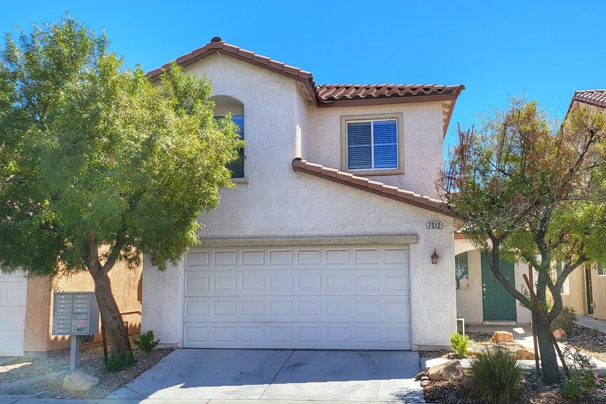 Foto principal - 7512 S Desert Lupine St