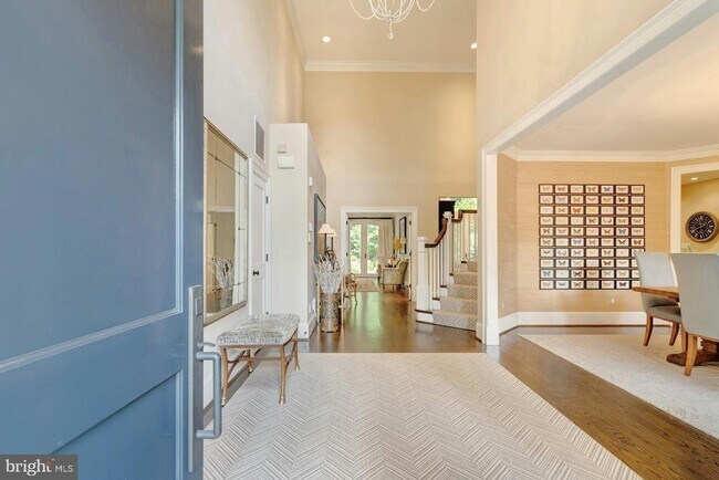 Foto del edificio - 6698 Glenbrook Rd