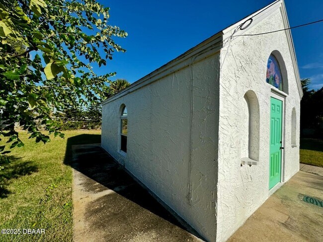 Foto del edificio - 1104 Jacaranda Ave