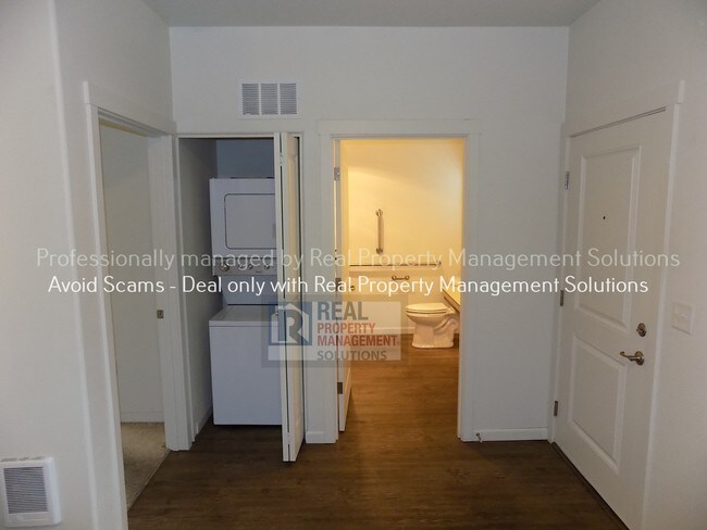 Building Photo - 16280 SW 113th Ave
