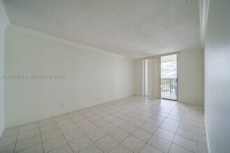 Building Photo - 1006 N Miami Beach Blvd