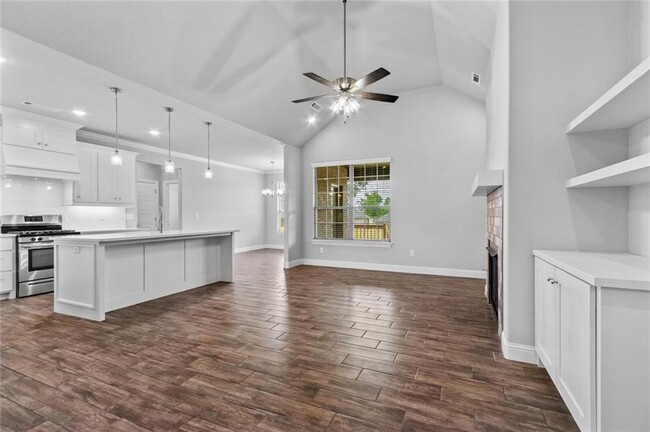 Building Photo - 631 Merryfield St