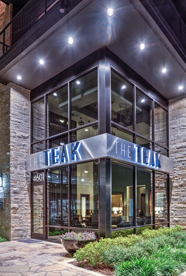 Building Photo - Teak at the Branch