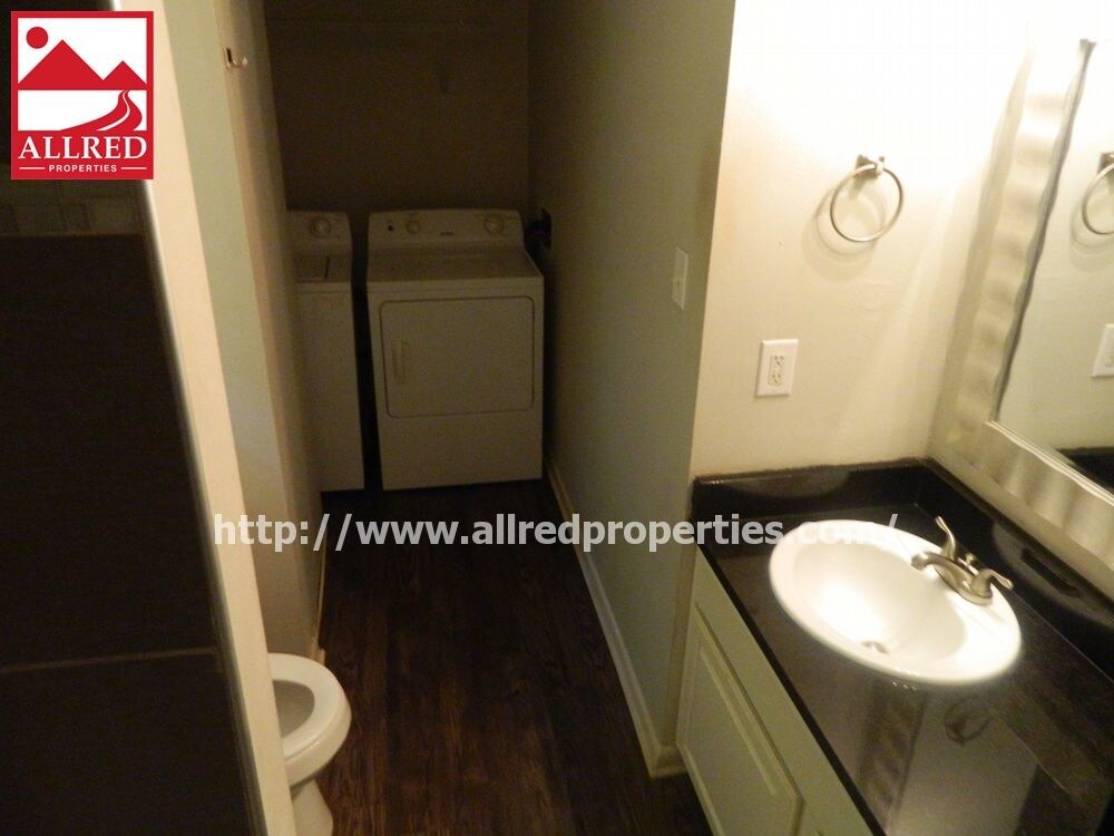 Building Photo - Amazing Duplex on Mt. Sequoyah