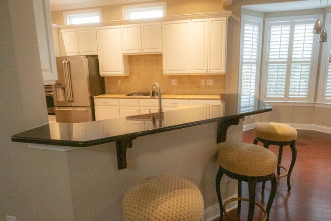 Building Photo - **Application Pending** Stunning 3-Bedroom...