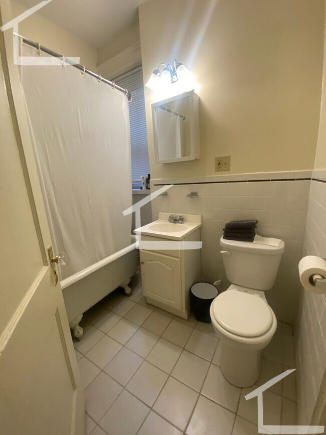 Foto del edificio - No Brokers Fee, No Security Deposit, centr...