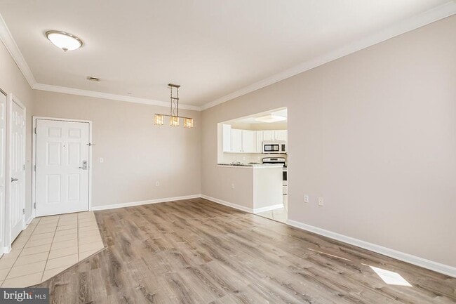 Building Photo - 23 Pierside Dr