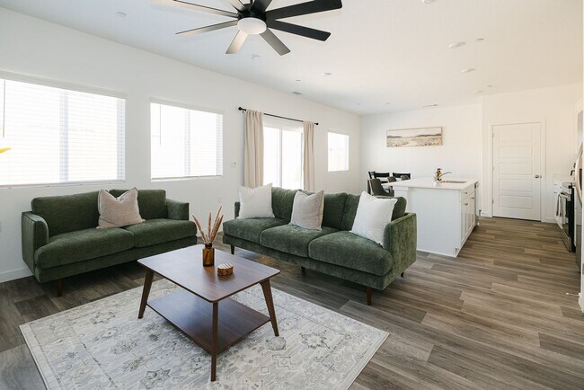 Foto del edificio - BRAND NEW 4/2.5 Lennar In Riverstone Community