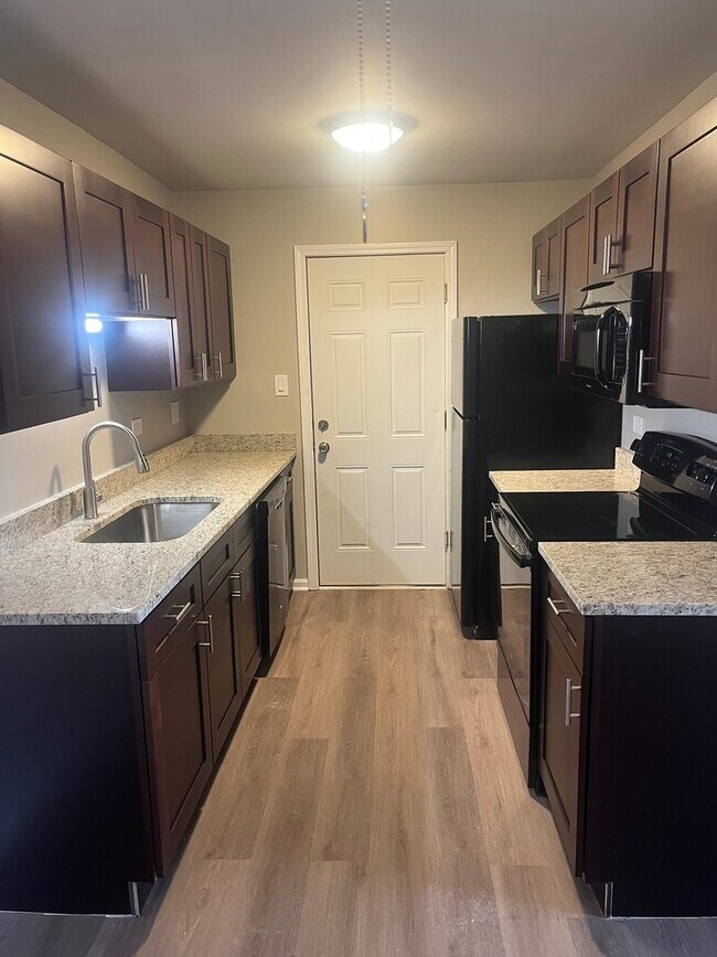 Foto del edificio - 10640 Brooks Ln