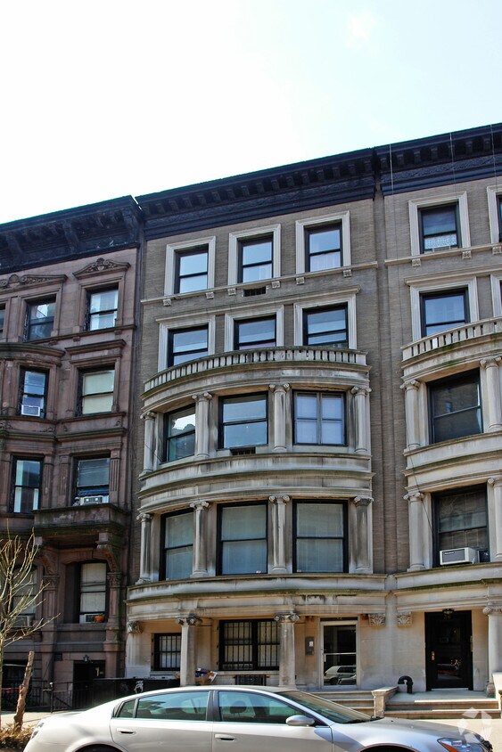 Foto del edificio - 34 W 69th St