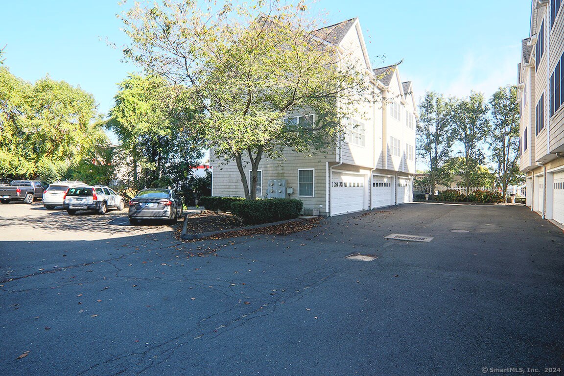 Primary Photo - 7 School St
