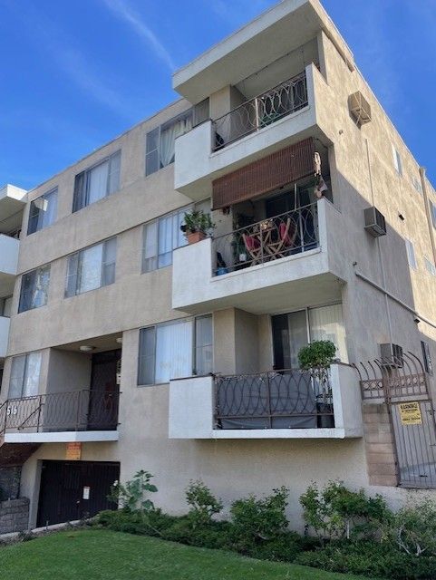 Foto del edificio - 516 S Alexandria Ave