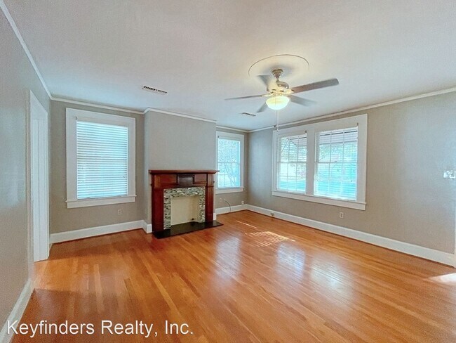 Foto del edificio - 3 br, 1 bath House - 1953 Stanford Ave.