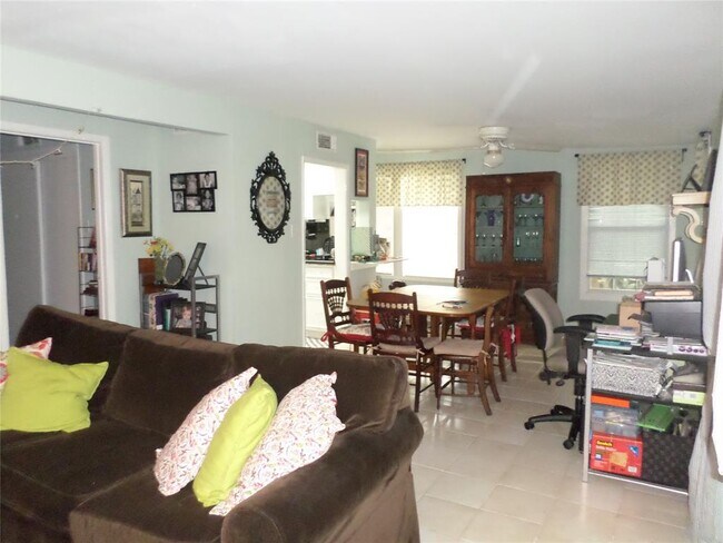 Foto del edificio - 1715 Banks St