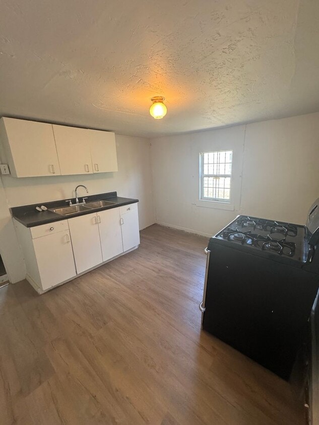 Building Photo - 1bedroom 1bathroom