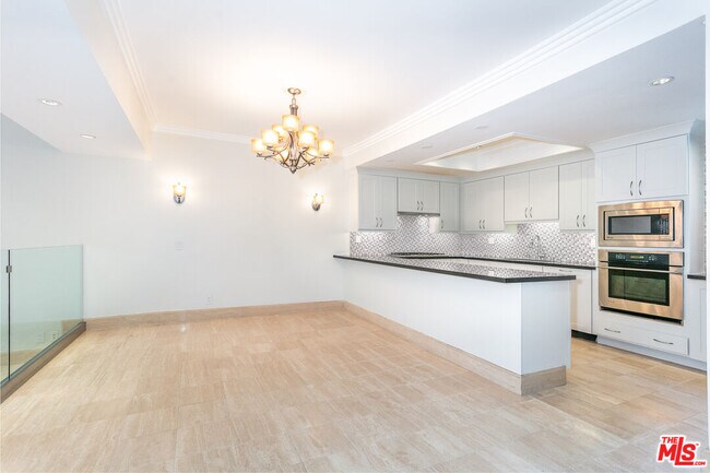 Foto del edificio - 9323 Burton Wy