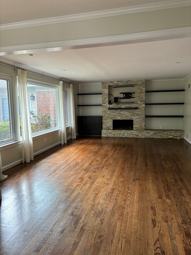 Foto del edificio - 6805 Millwood Rd