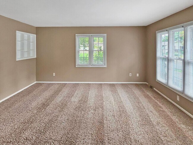 Foto del edificio - 686 Dawn St SE