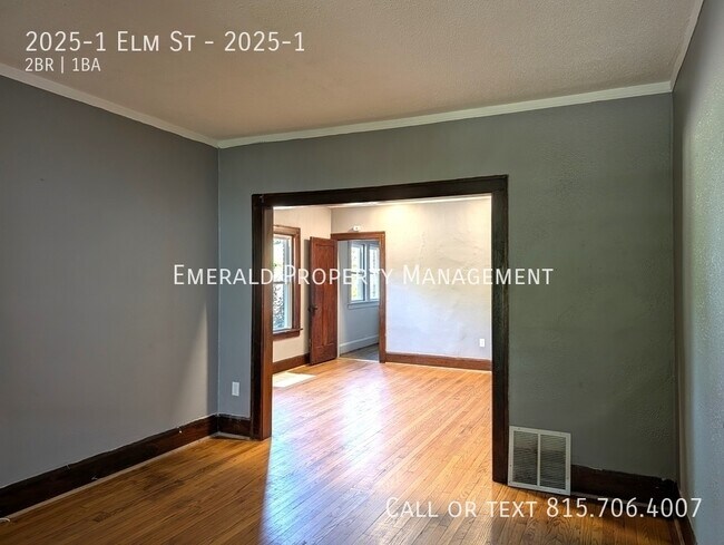 Foto del edificio - 2025 Elm St