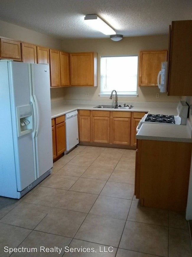 Building Photo - 3 br, 2 bath House - 11064 Stutz Ct