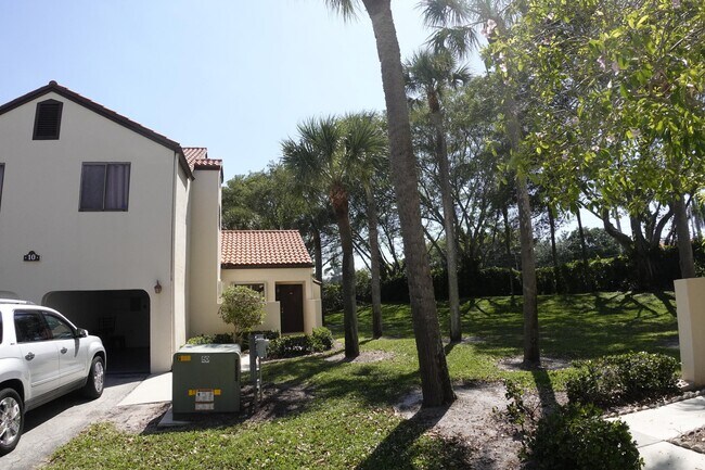 Building Photo - 10 Via de Casas Sur