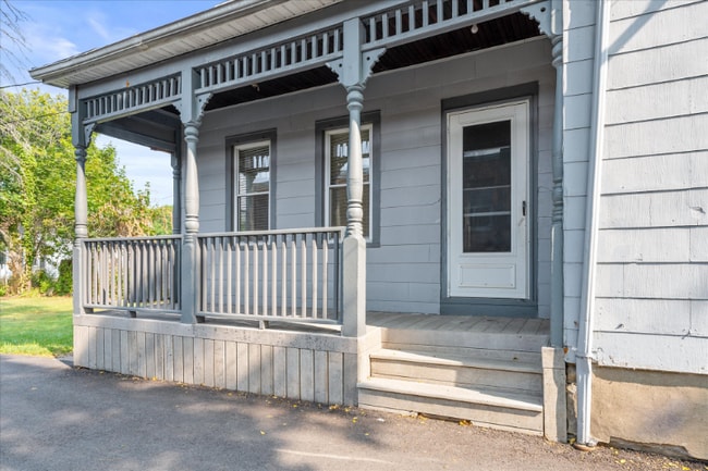 Foto del edificio - 1221 N Clinton Ave