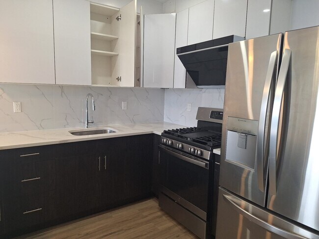 Kitchen stove closet - 7065 Queens Blvd