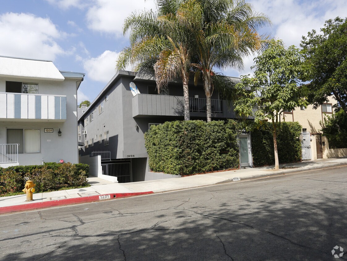 Edificio - 1235 N Ogden Dr