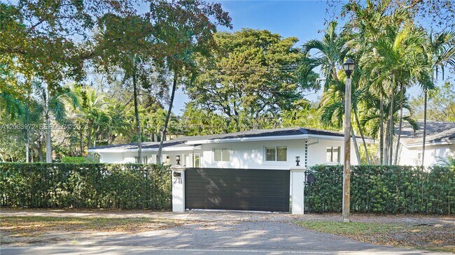 Foto del edificio - 711 Sunset Rd