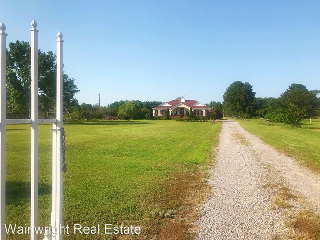 Building Photo - 4 br, 3.5 bath House - 1316 SHIPPS CABIN RD