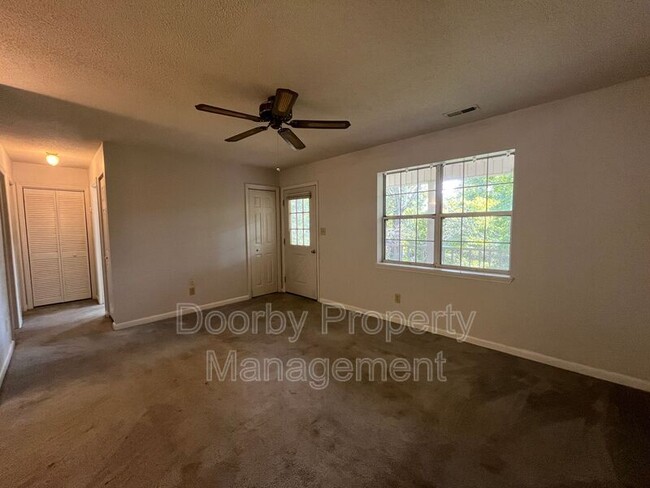 Building Photo - 6312 Harrison Ooltewah Rd