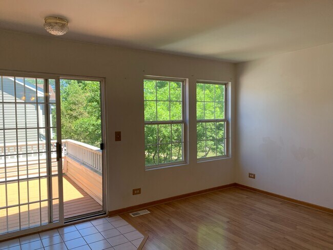 Foto del edificio - 353 Ogden Falls Blvd
