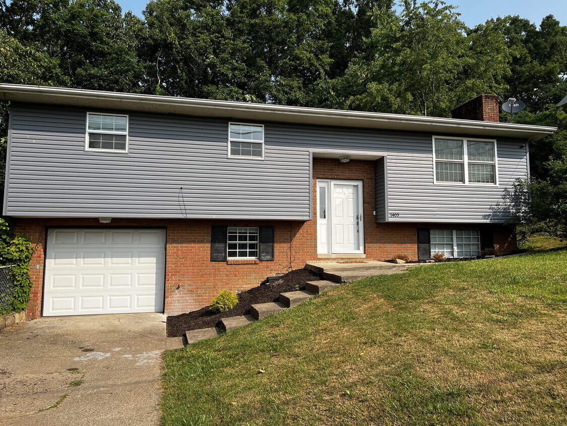 1405 Lyndale Dr, Charleston, WV 25314 House Rental in Charleston, WV