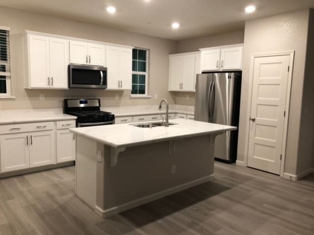 Kitchen (Shaker Style Cabinets) - 2809 Mabry Dr