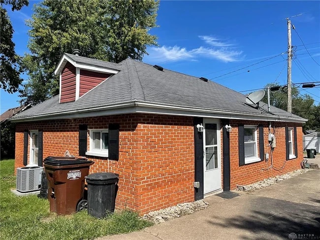 Building Photo - 16 E McLaughlin Ave