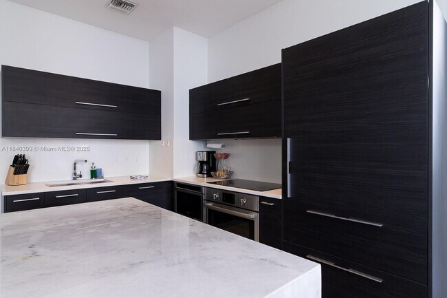 Foto del edificio - 45 SW 9th St