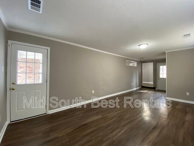 Foto del edificio - 1935 Warner Ave