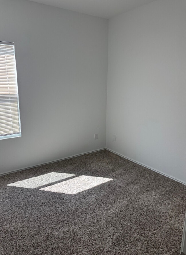 Building Photo - 216 Rancho del Cielo Ln