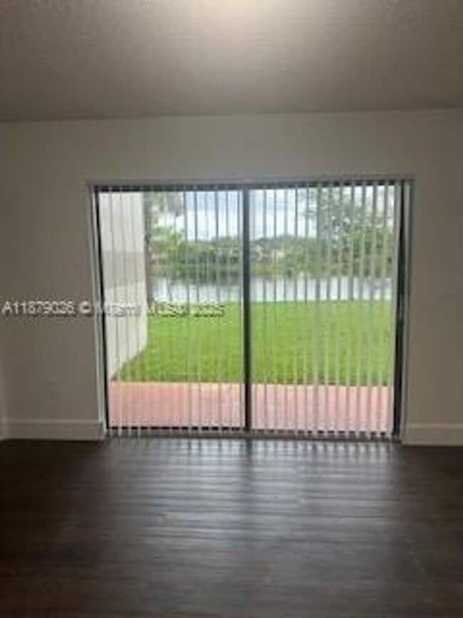 Building Photo - 9777 Nob Hill Ct