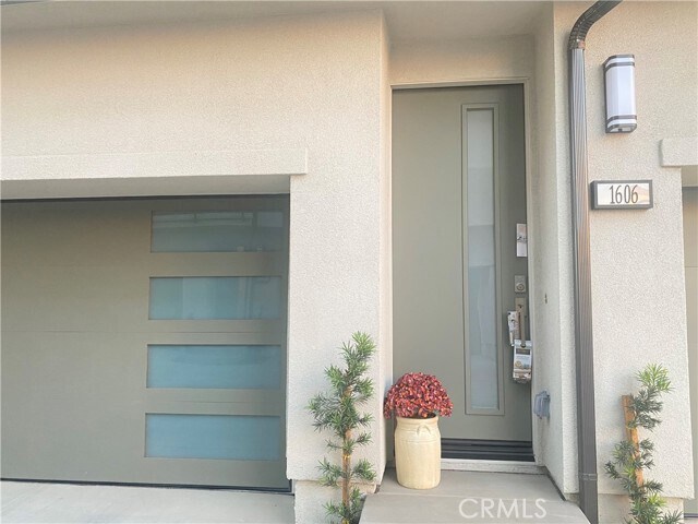 Building Photo - 1606 W Cara Dr