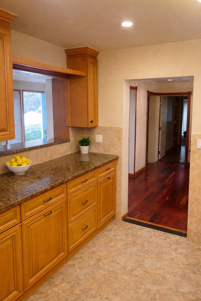 Kitchen - 24 Mulberry St