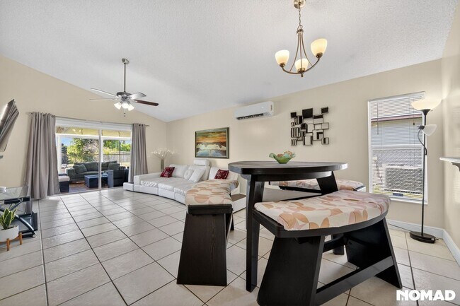 Foto del edificio - 293 Chicago Woods Cir