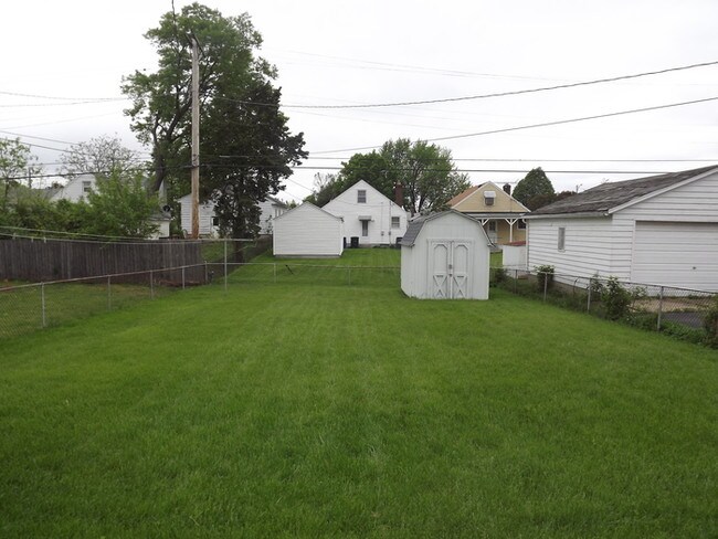Building Photo - Cape Cod Move In Ready!