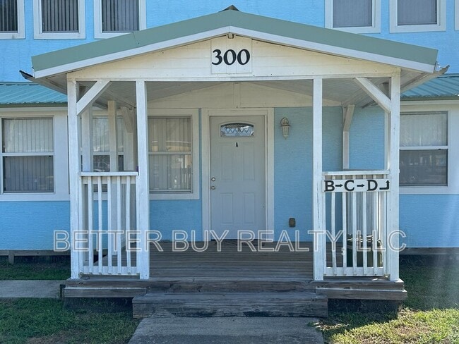 Building Photo - 300 N Church St