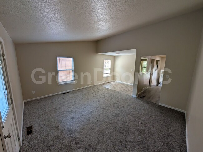Foto del edificio - 7807 Kessler Ln
